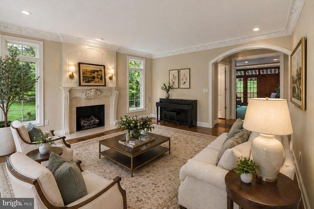 606 LONGCHAMPS DR, Devon, PA 19333