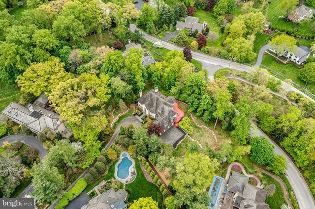 606 LONGCHAMPS DR, Devon, PA 19333
