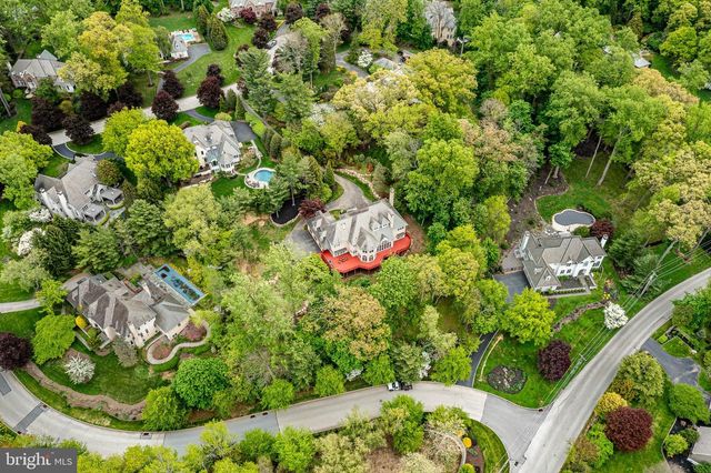 606 LONGCHAMPS DR, Devon, PA 19333
