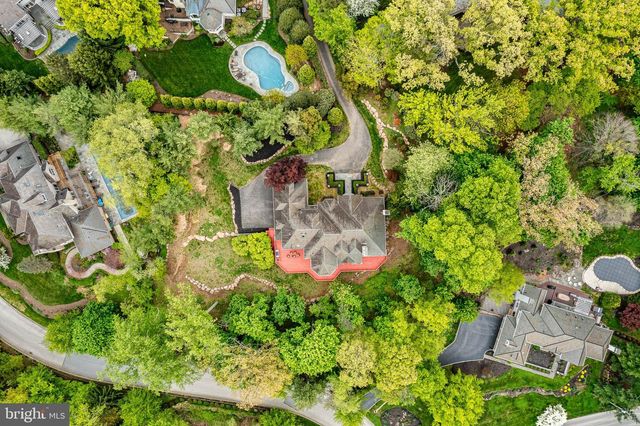 606 LONGCHAMPS DR, Devon, PA 19333