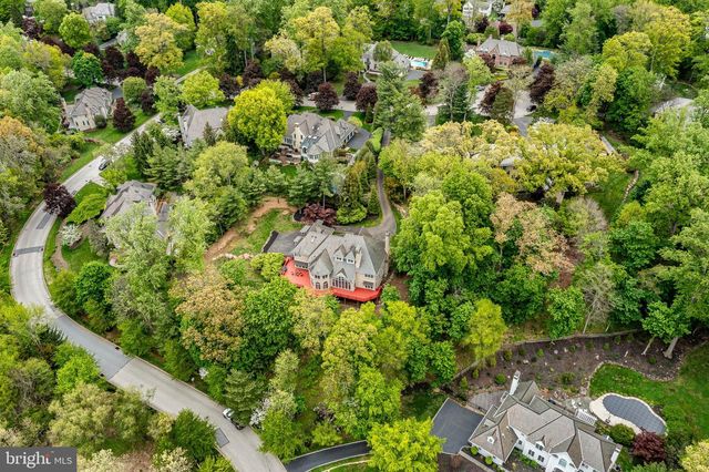 606 LONGCHAMPS DR, Devon, PA 19333