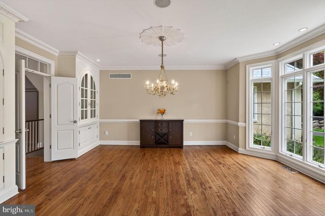 606 LONGCHAMPS DR, Devon, PA 19333