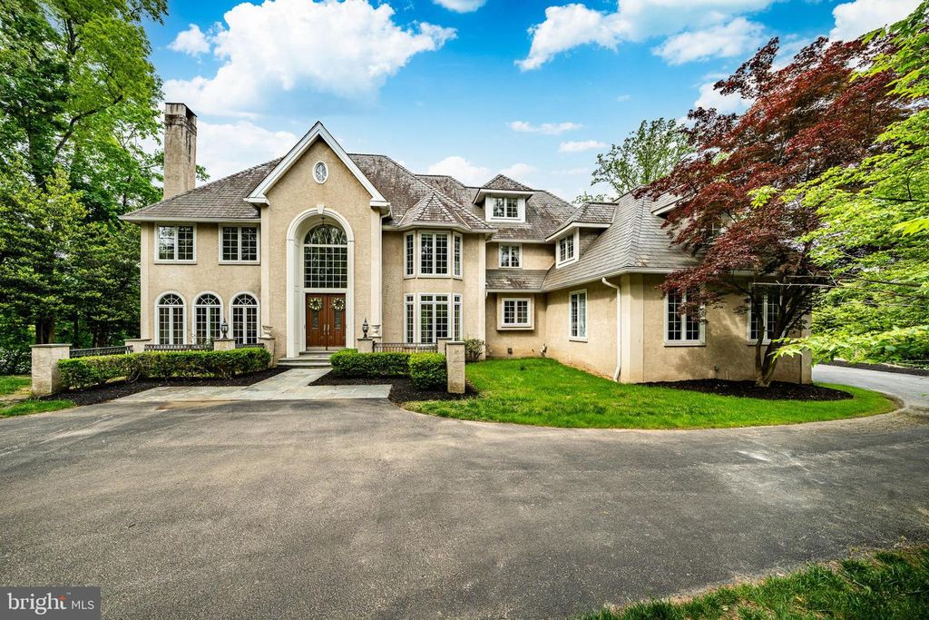 606 LONGCHAMPS DR, Devon, PA 19333