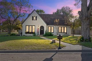 1005 E 14th ST, Cameron, TX 76520