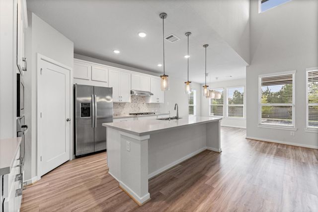 7 Hyacinth Blossom Court, Tomball, TX 77375