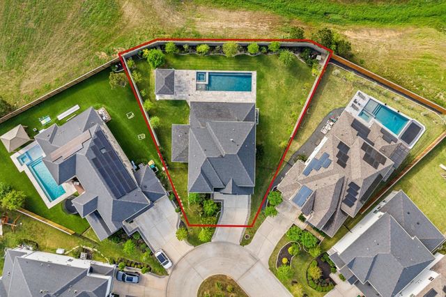 7 Hyacinth Blossom Court, Tomball, TX 77375