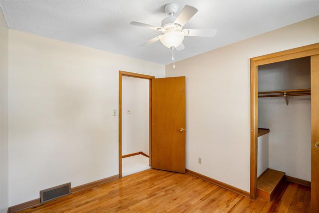 8666 Sunny Hill Drive, Clive, IA 50325