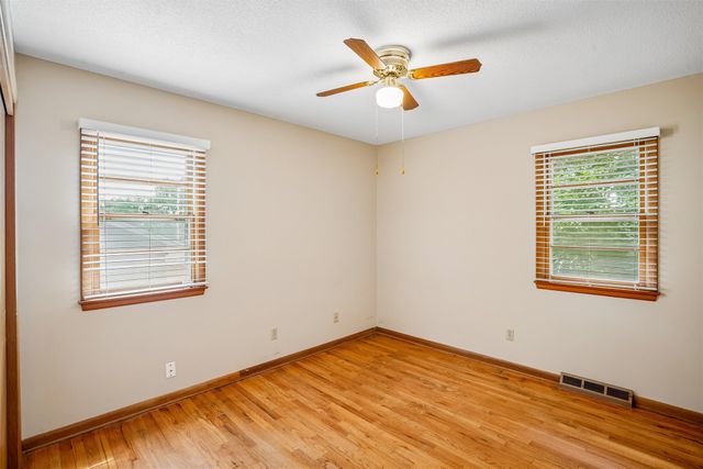8666 Sunny Hill Drive, Clive, IA 50325