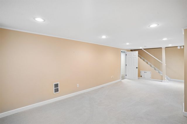 8666 Sunny Hill Drive, Clive, IA 50325