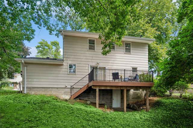 8666 Sunny Hill Drive, Clive, IA 50325
