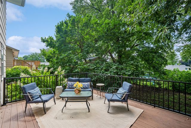 8666 Sunny Hill Drive, Clive, IA 50325