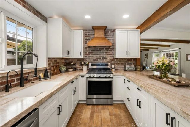 1706 Berkeley, Pomona, CA 91768