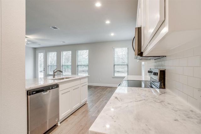 800 Homeplace Circle, Mansfield, TX 76063