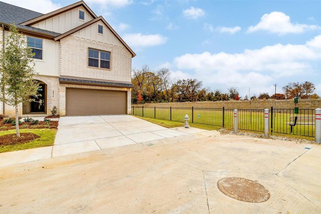 800 Homeplace Circle, Mansfield, TX 76063