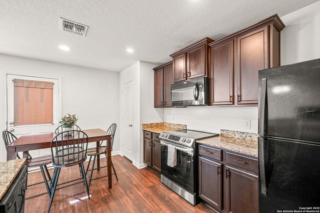 11620 Claudette, San Antonio, TX 78252