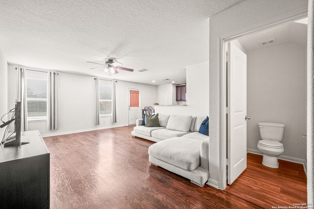 11620 Claudette, San Antonio, TX 78252