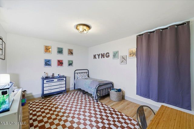 1004 Meadow Heights Drive, Jackson, MS 39206