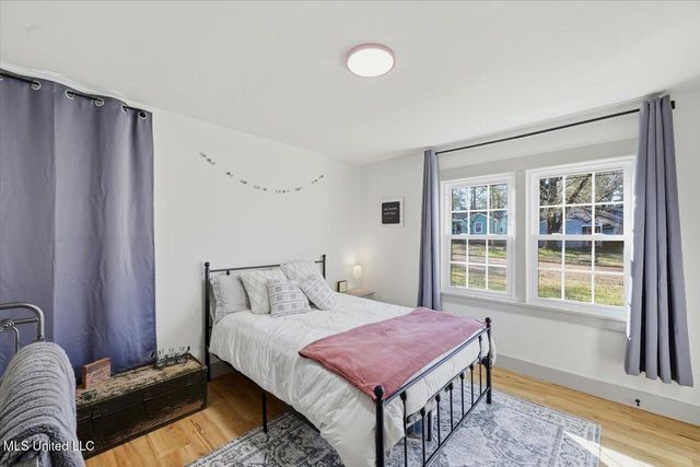 1004 Meadow Heights Drive, Jackson, MS 39206