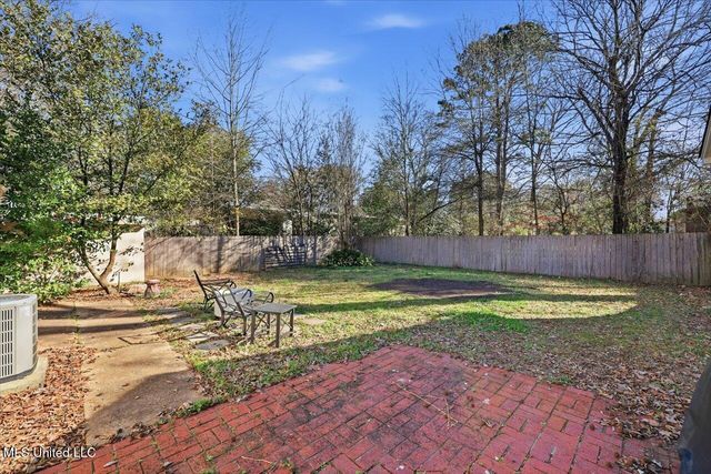 1004 Meadow Heights Drive, Jackson, MS 39206