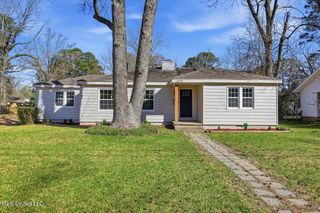 1004 Meadow Heights Drive, Jackson, MS 39206