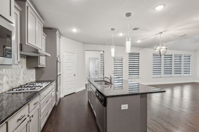 906 Overton Avenue, Celina, TX 75009