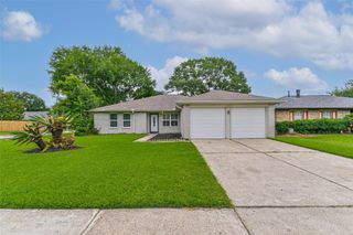 10901 Mesquite Drive, La Porte, TX 77571