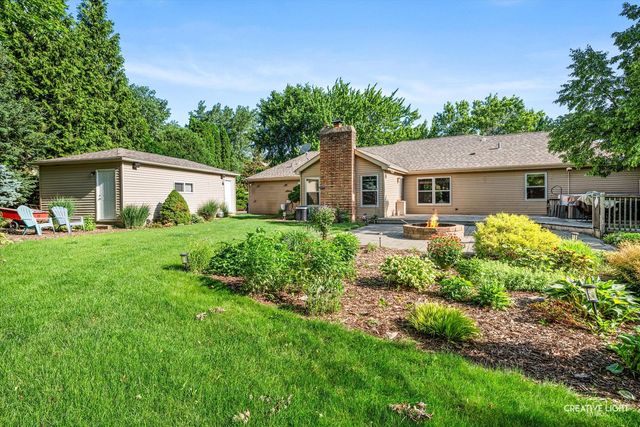 44W043 Fox Wilds Drive, St. Charles, IL 60175