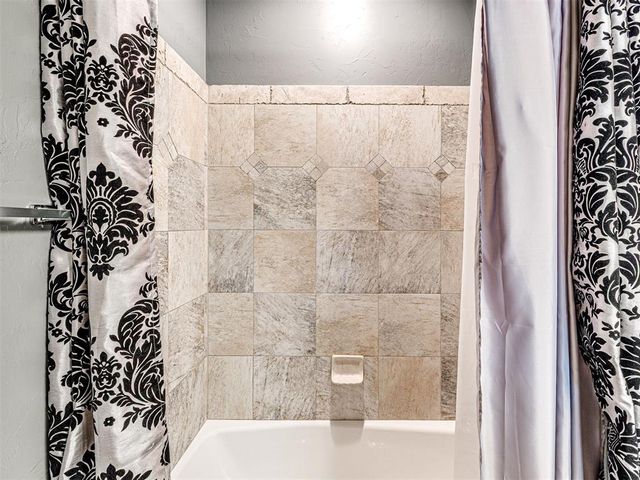 3720 Creek Bend Road, Edmond, OK 73003