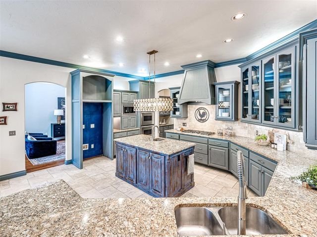 3720 Creek Bend Road, Edmond, OK 73003