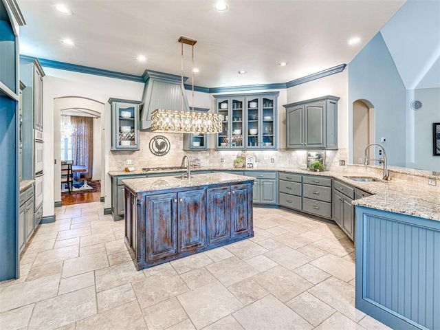 3720 Creek Bend Road, Edmond, OK 73003