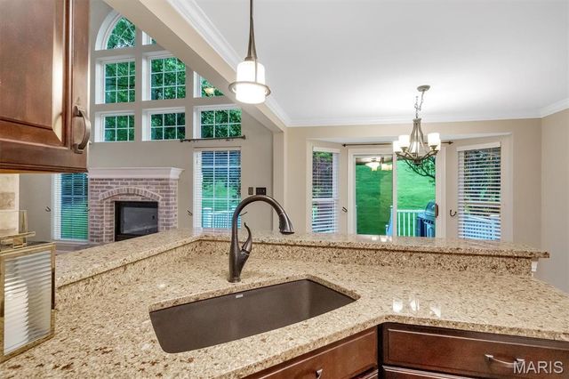3930 White Rose Lane, St Charles, MO 63304