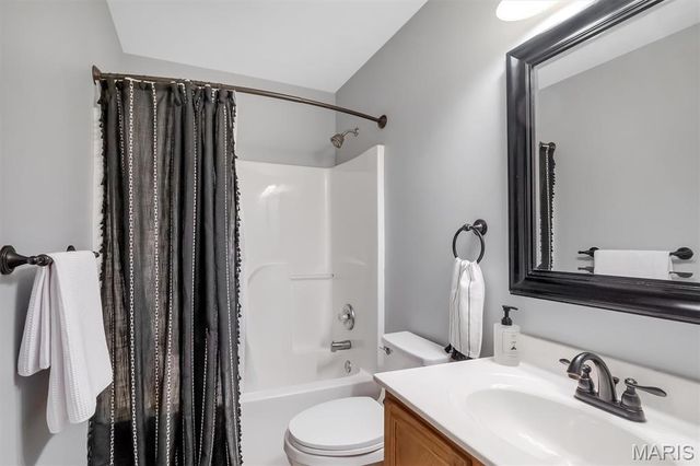 3930 White Rose Lane, St Charles, MO 63304