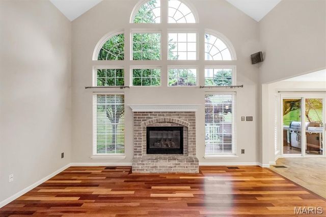 3930 White Rose Lane, St Charles, MO 63304