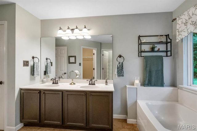3930 White Rose Lane, St Charles, MO 63304