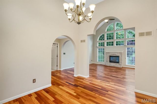 3930 White Rose Lane, St Charles, MO 63304