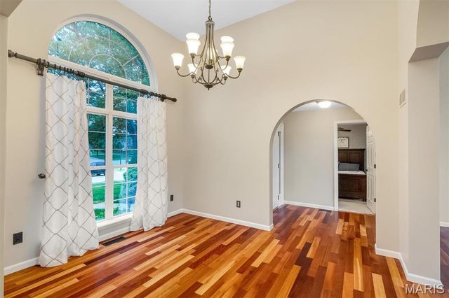 3930 White Rose Lane, St Charles, MO 63304
