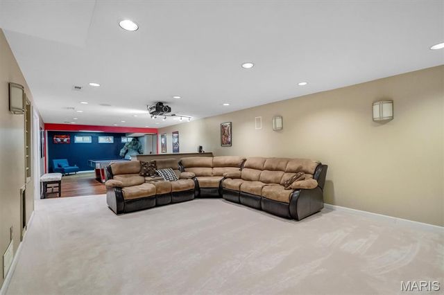3930 White Rose Lane, St Charles, MO 63304
