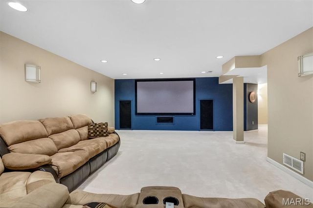 3930 White Rose Lane, St Charles, MO 63304
