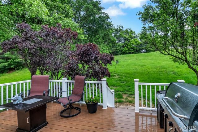 3930 White Rose Lane, St Charles, MO 63304