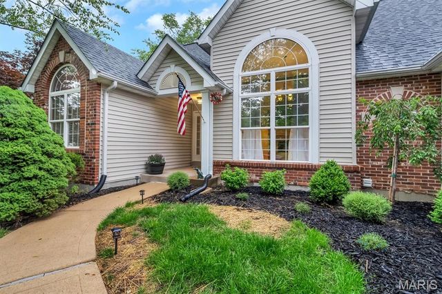 3930 White Rose Lane, St Charles, MO 63304