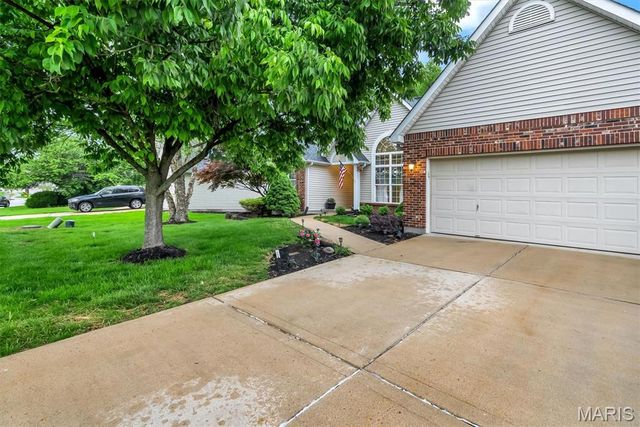 3930 White Rose Lane, St Charles, MO 63304