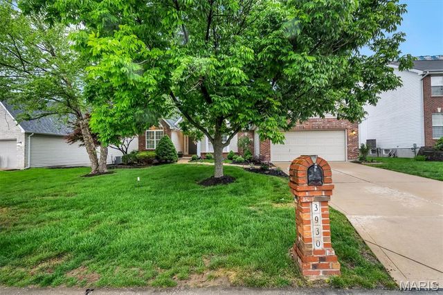 3930 White Rose Lane, St Charles, MO 63304