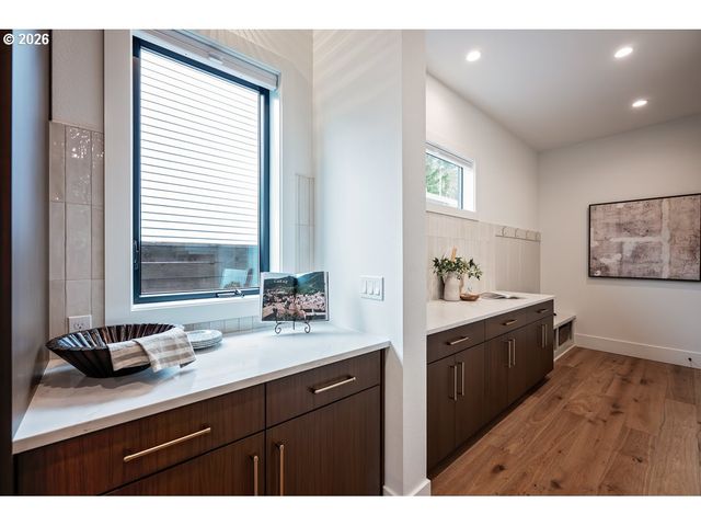 4487 WESTBAY Rd, Lake Oswego, OR 97035