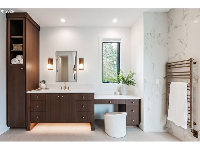 4487 WESTBAY Rd, Lake Oswego, OR 97035