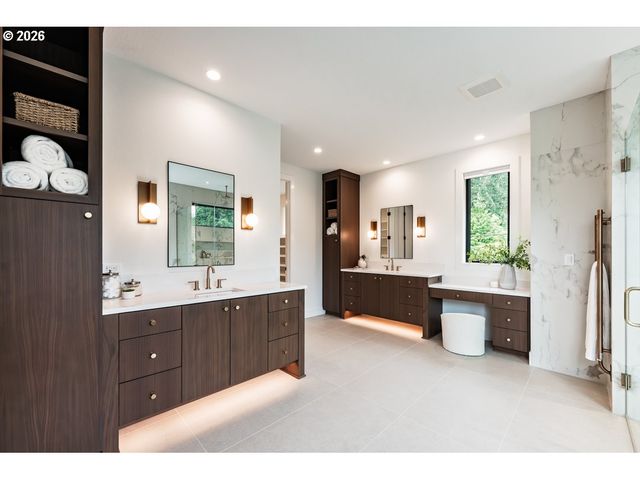 4487 WESTBAY Rd, Lake Oswego, OR 97035