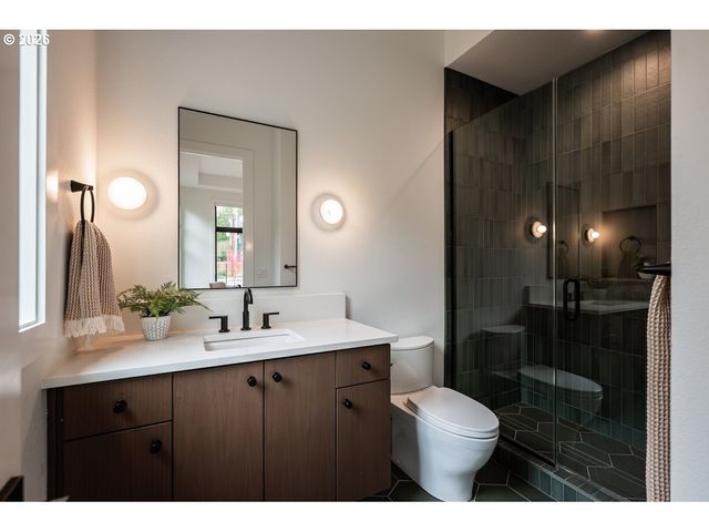 4487 WESTBAY Rd, Lake Oswego, OR 97035