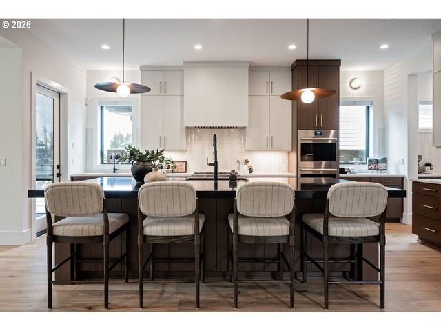 4487 WESTBAY Rd, Lake Oswego, OR 97035