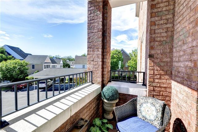 5215 Center St Apt 203, Williamsburg, VA 23188