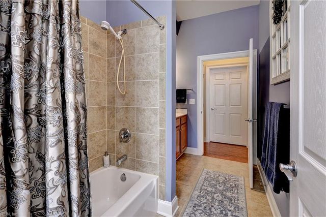 5215 Center St Apt 203, Williamsburg, VA 23188