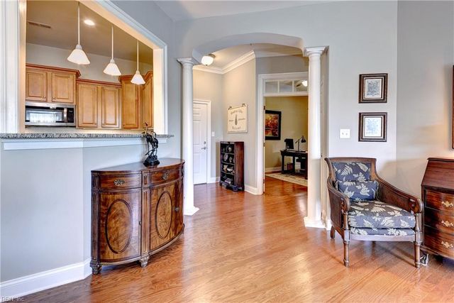 5215 Center St Apt 203, Williamsburg, VA 23188